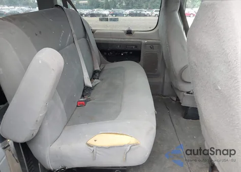 2009 Ford E-350 Super Duty Xl/Xlt from USA, damaged, VIN 1FBNE31LX9DA71749